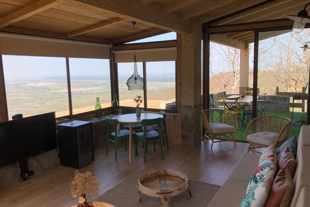 Vuelos De Montana L Montánchez 外观 照片